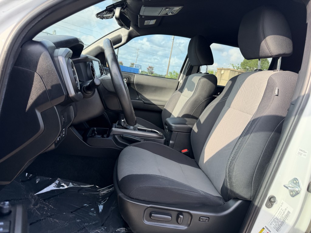 2021 Toyota Tacoma Image 25