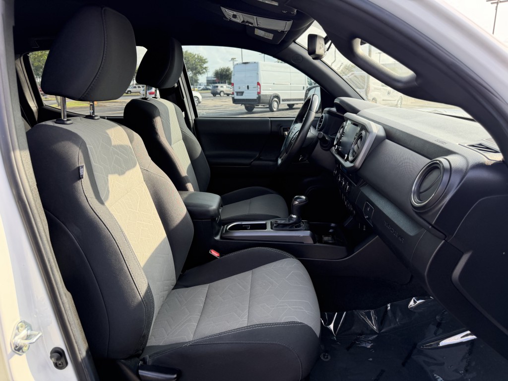 2021 Toyota Tacoma Image 26