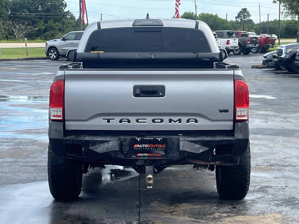 2019 Toyota Tacoma Image 10