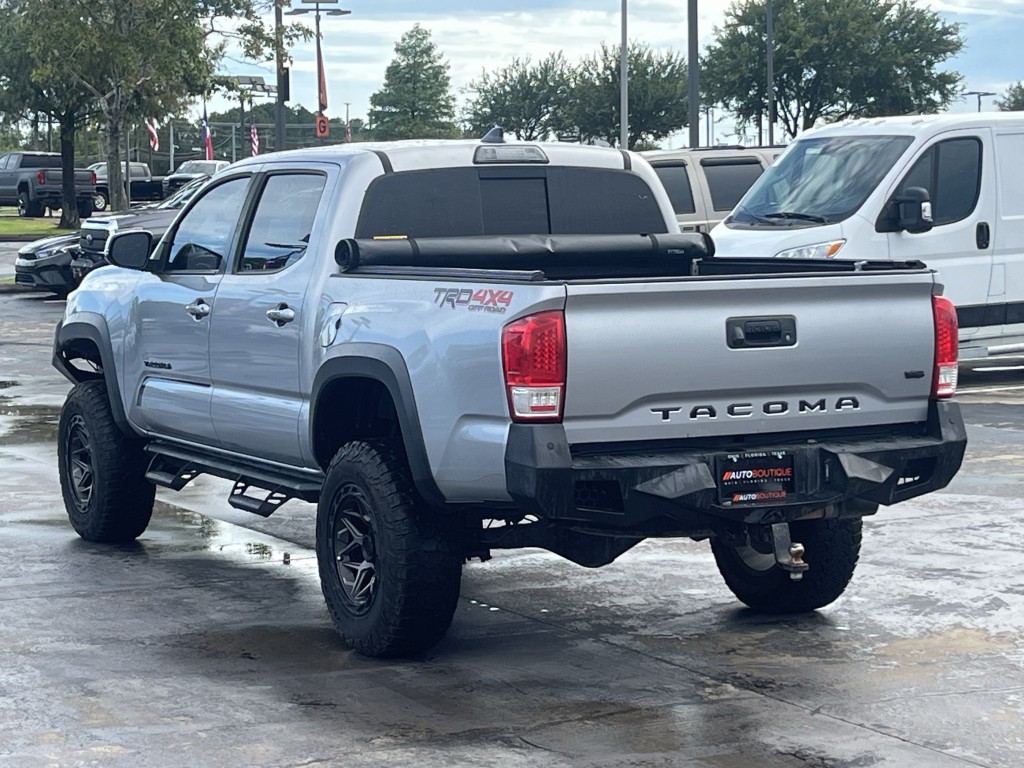 2019 Toyota Tacoma Image 11