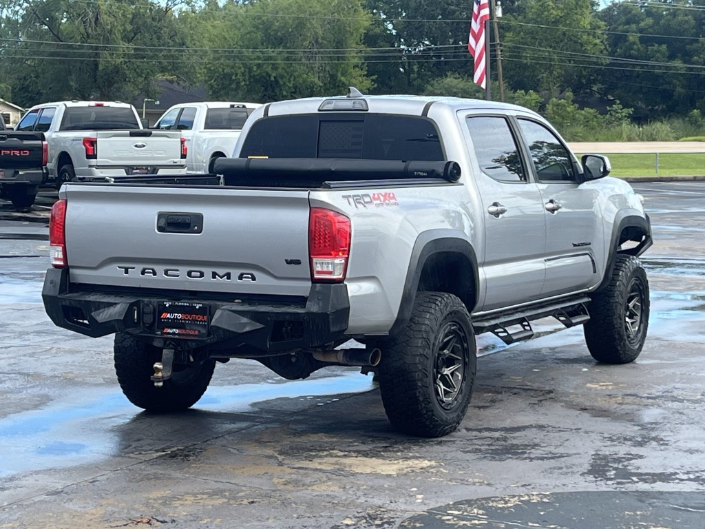 2019 Toyota Tacoma Image 12