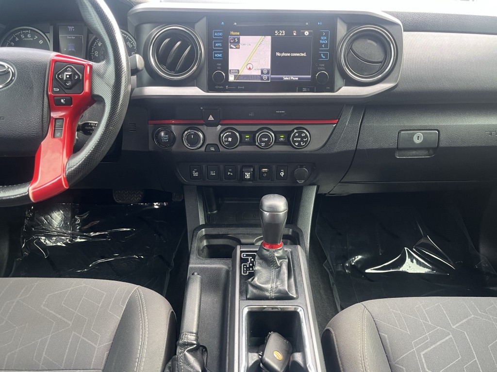 2019 Toyota Tacoma Image 24