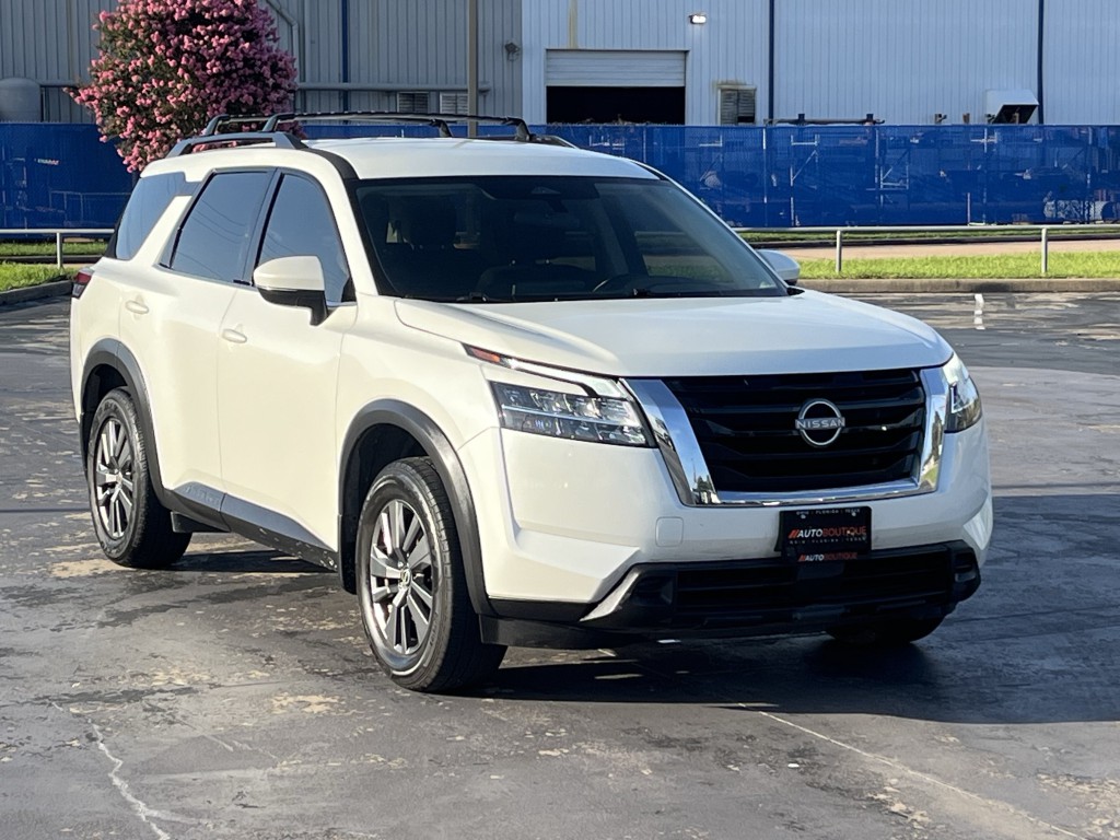 2022 Nissan Pathfinder Image 3