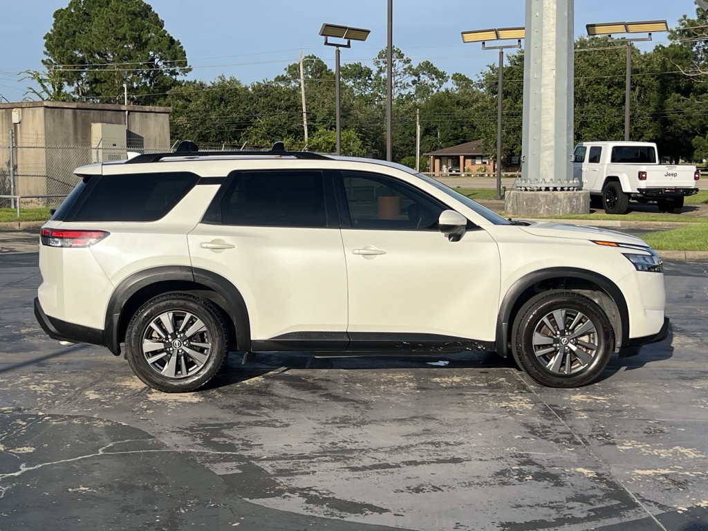 2022 Nissan Pathfinder Image 10