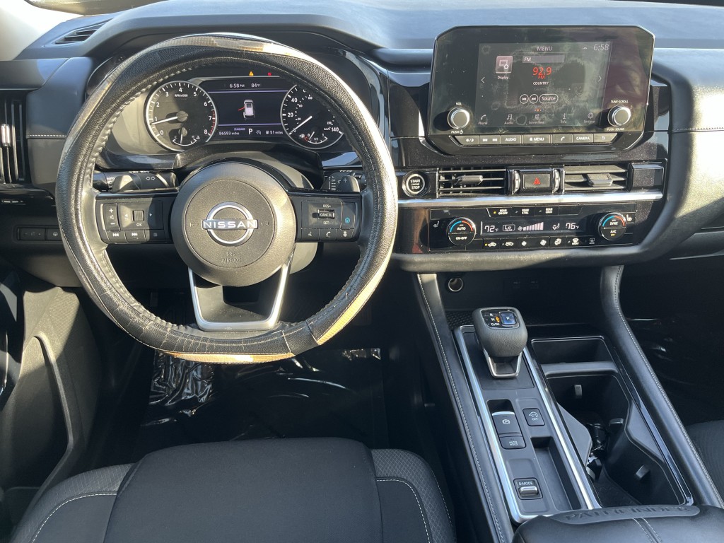 2022 Nissan Pathfinder Image 16