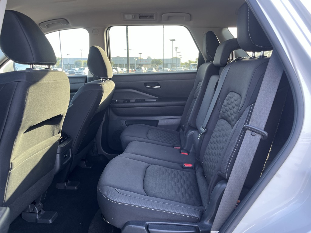 2022 Nissan Pathfinder Image 30