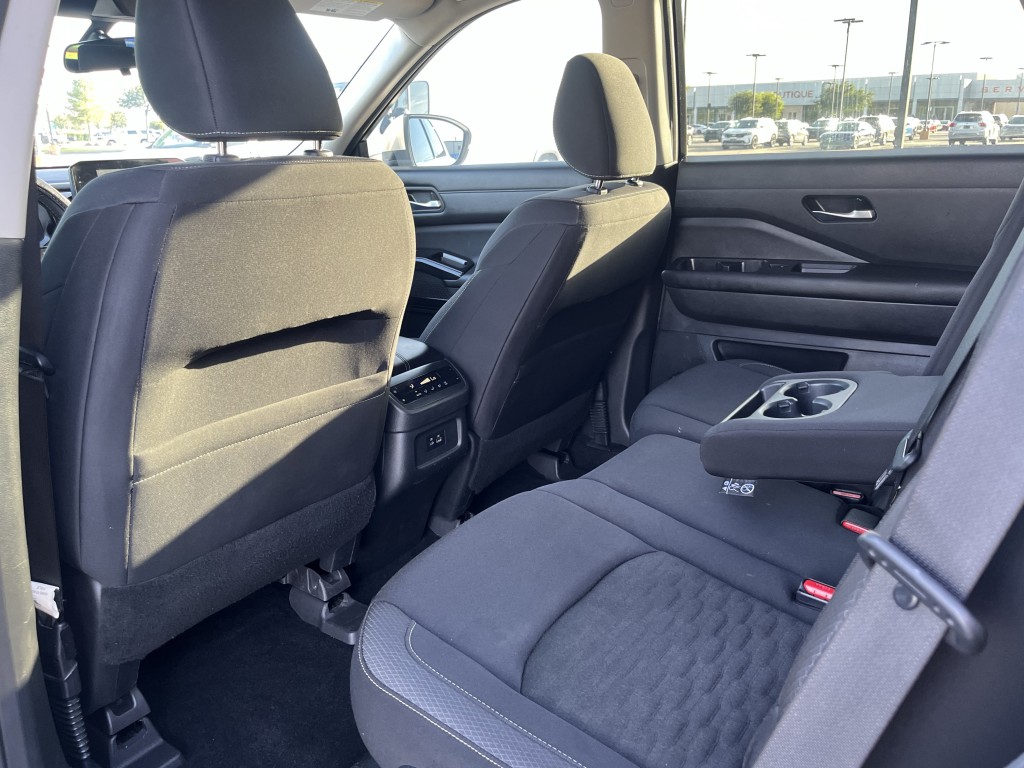 2022 Nissan Pathfinder Image 31