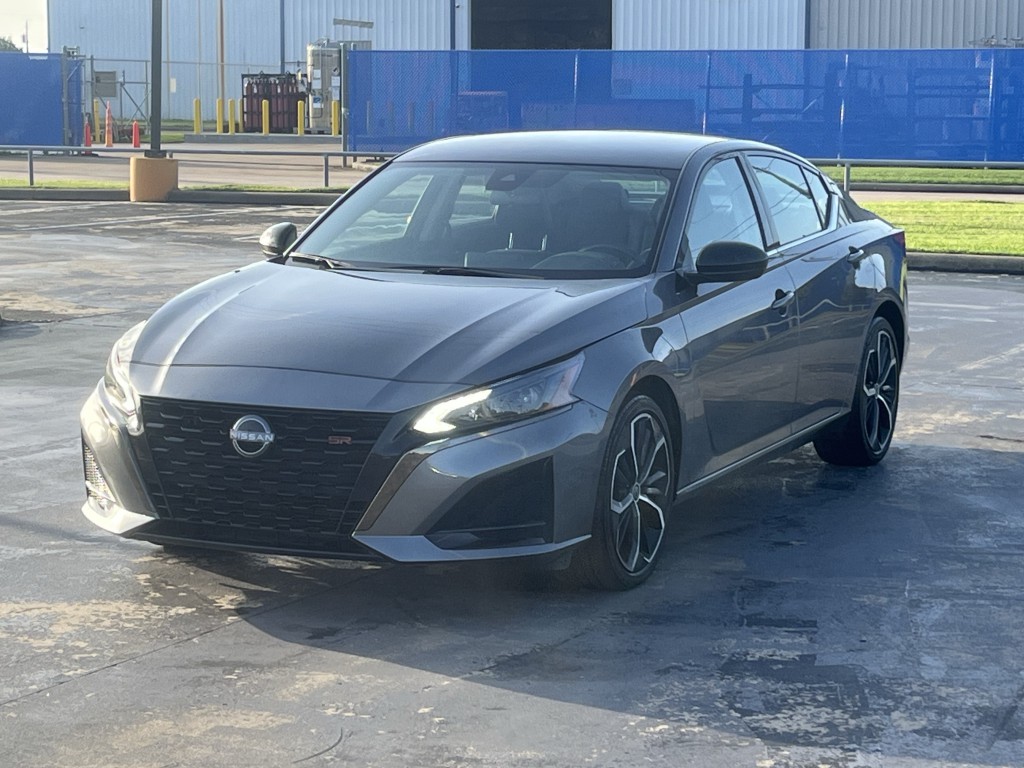 2025 Nissan Altima Image 5