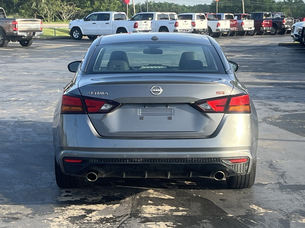 2025 Nissan Altima Image 8