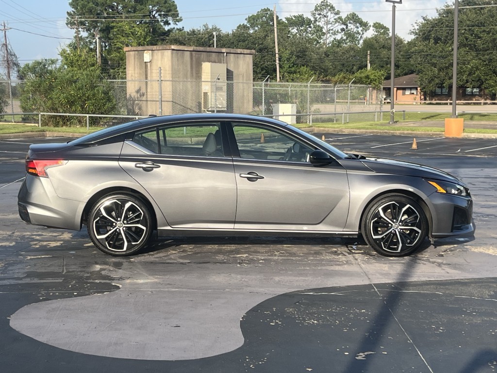 2025 Nissan Altima Image 11