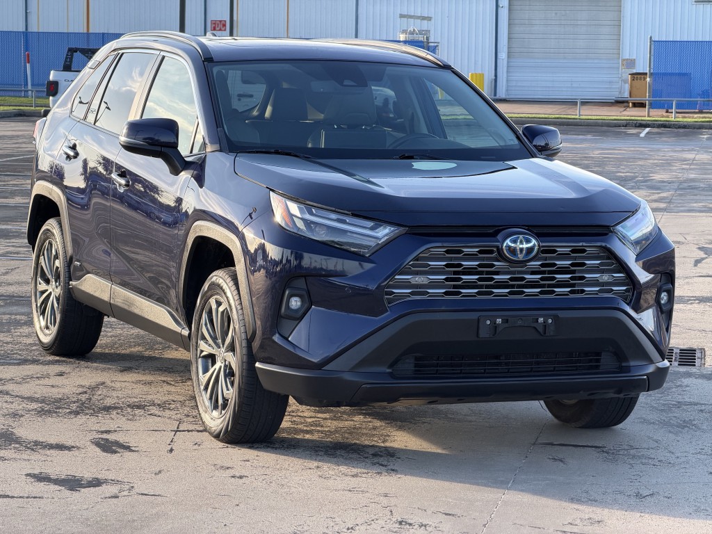 2024 Toyota Rav4 Image 3