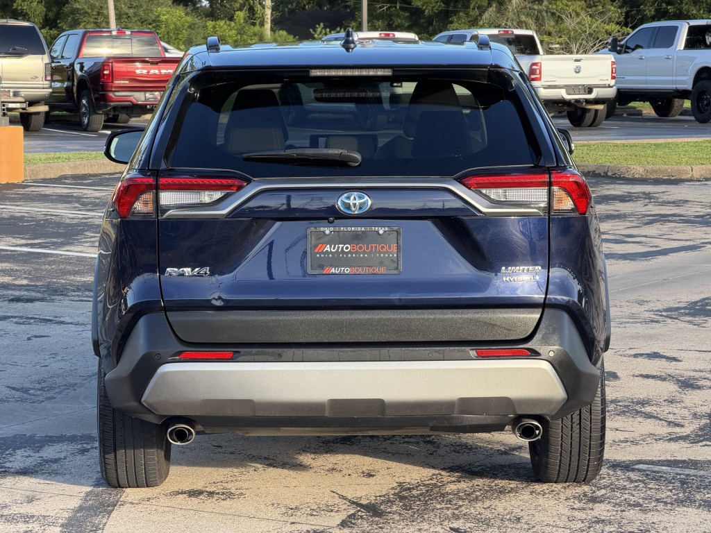 2024 Toyota Rav4 Image 8