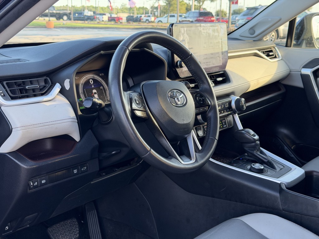2024 Toyota Rav4 Image 12