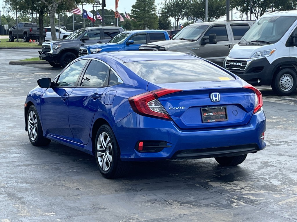 2017 Honda Civic Image 11