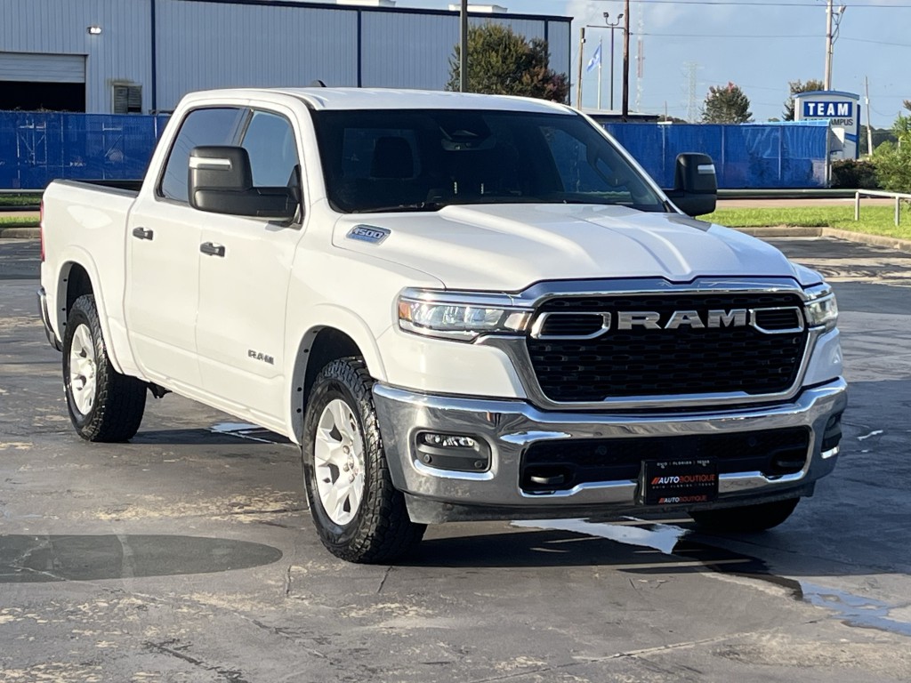 2025 RAM 1500 Image 3