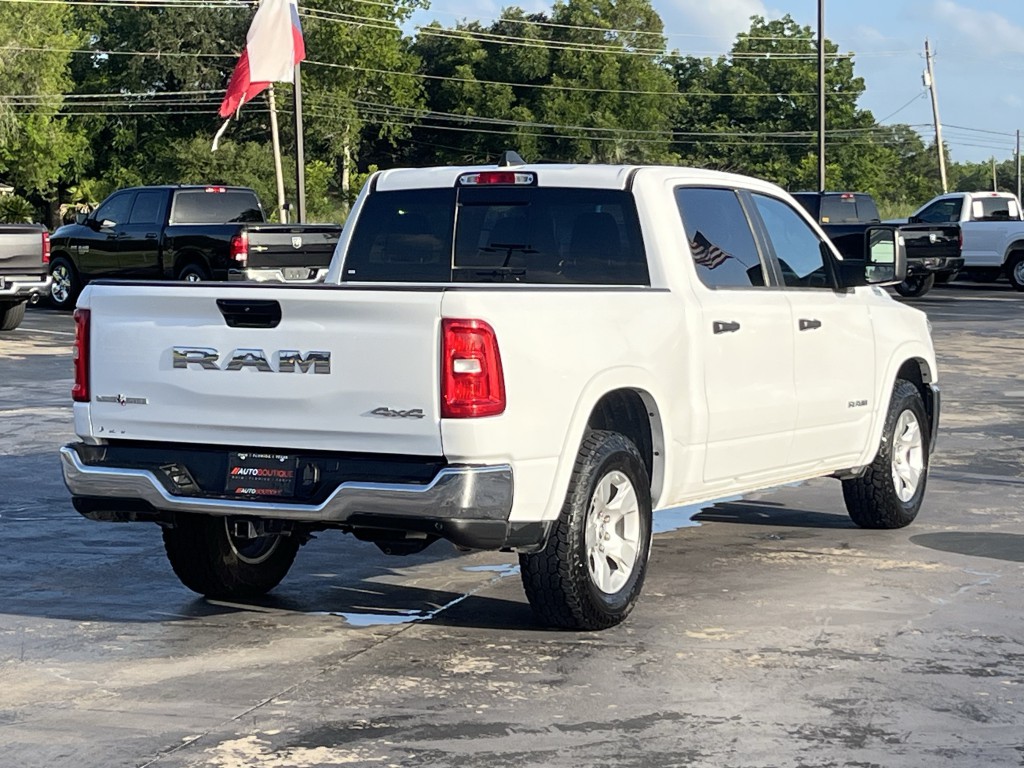 2025 RAM 1500 Image 9