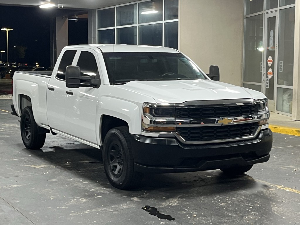 2017 Chevrolet Silverado 1500 Image 3