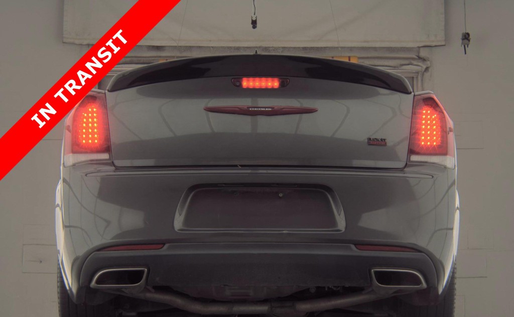 2019 Chrysler 300 Image 7