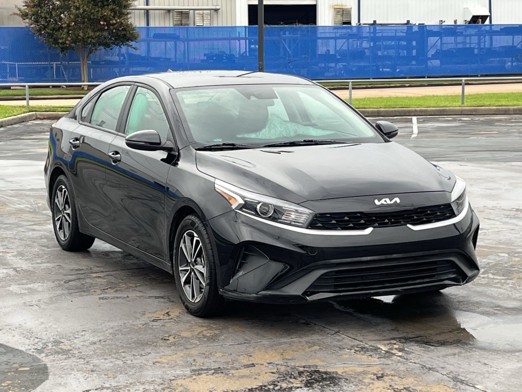 2024 Kia Forte Image 3