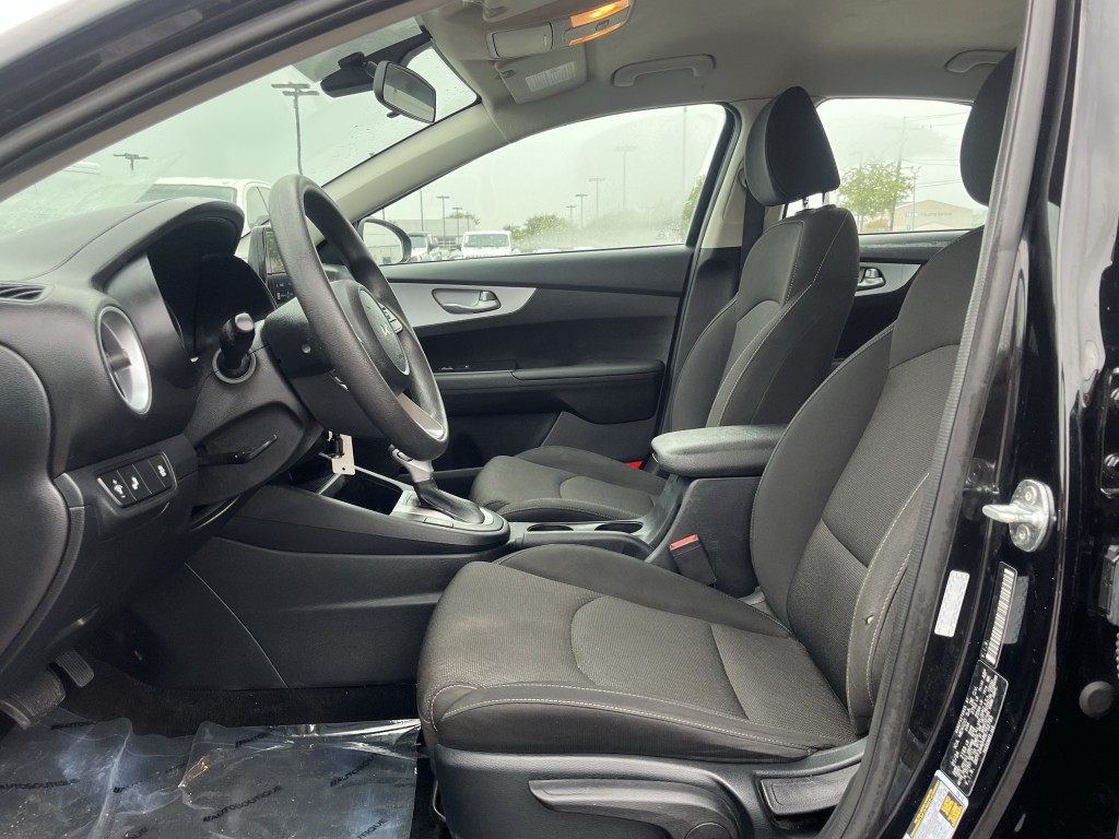 2024 Kia Forte Image 24