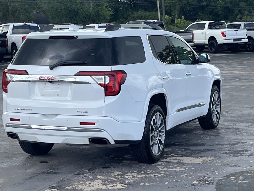 2023 GMC Acadia Image 9