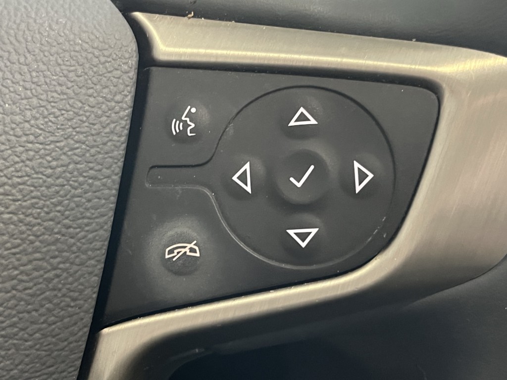 2023 GMC Acadia Image 17