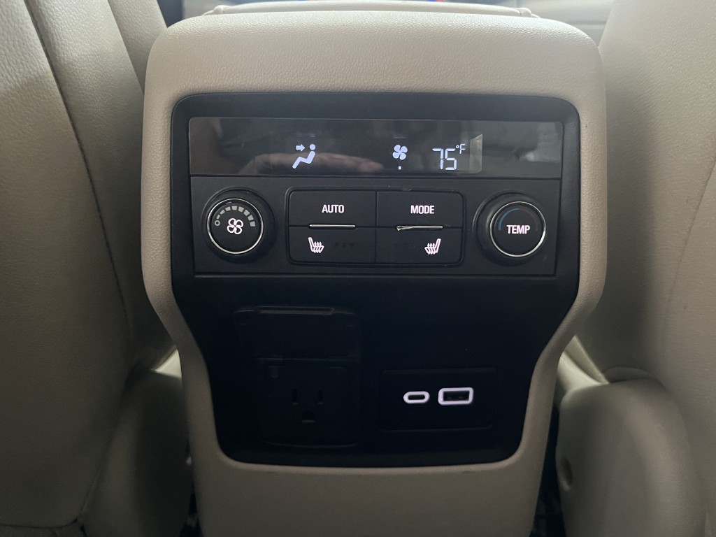 2023 GMC Acadia Image 25