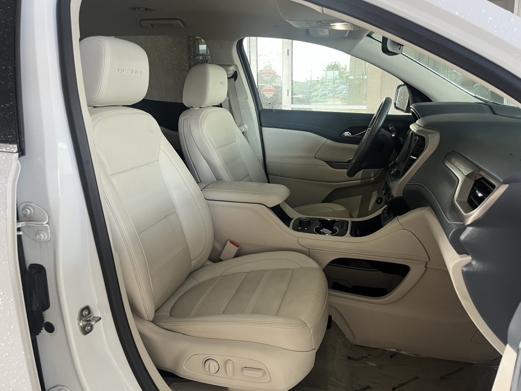 2023 GMC Acadia Image 27