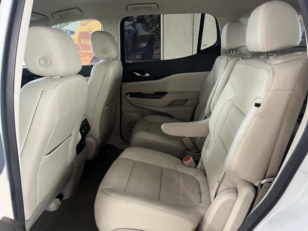 2023 GMC Acadia Image 28
