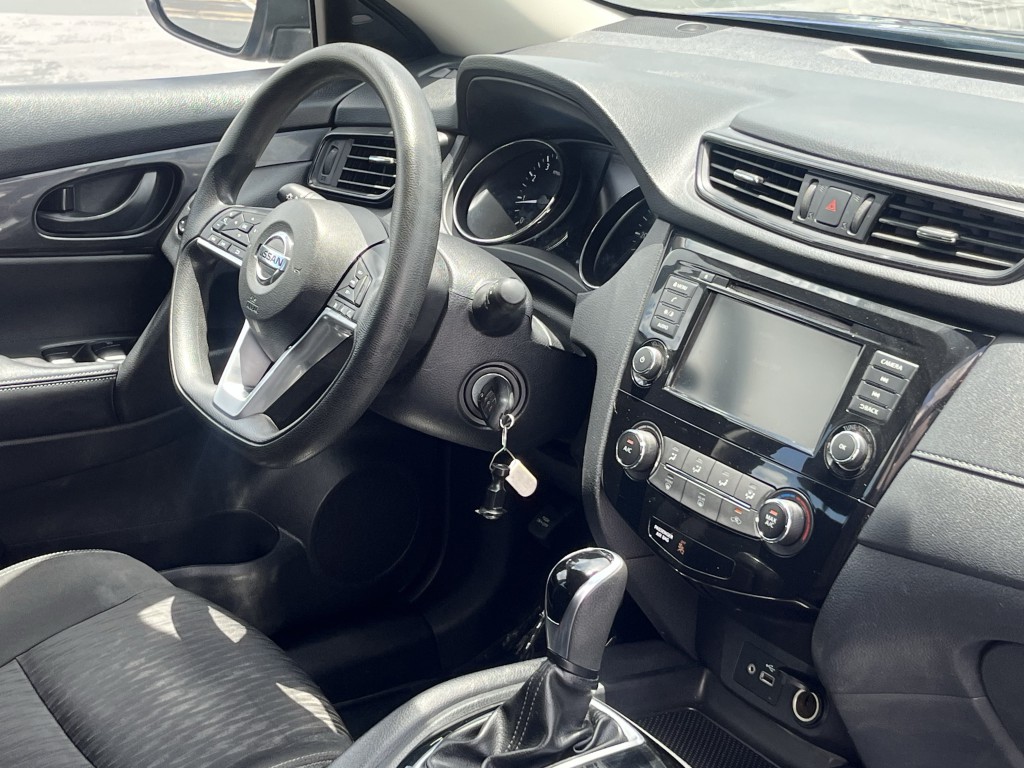 2020 Nissan Rogue Image 15