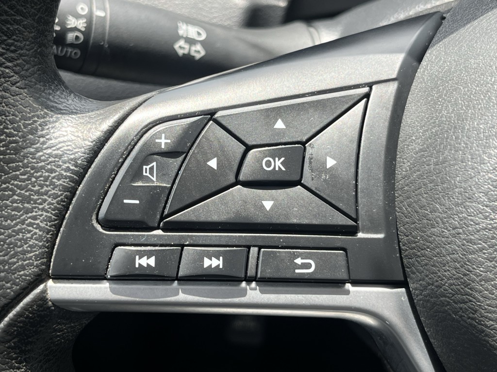 2020 Nissan Rogue Image 18