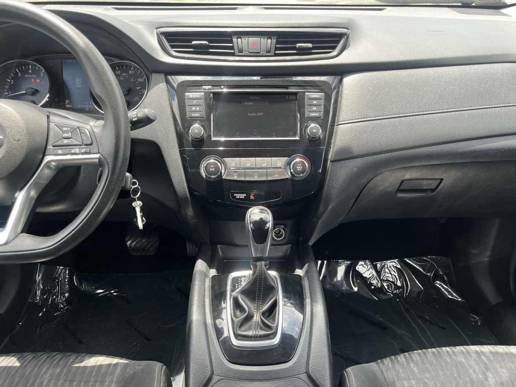 2020 Nissan Rogue Image 24