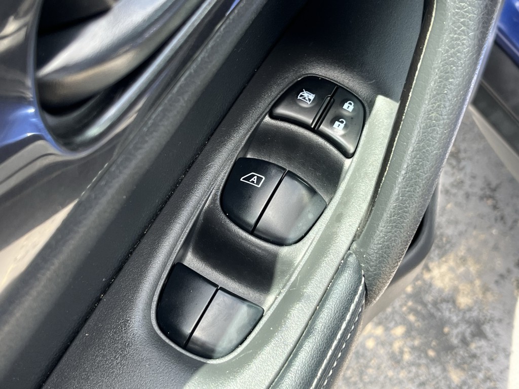 2020 Nissan Rogue Image 25