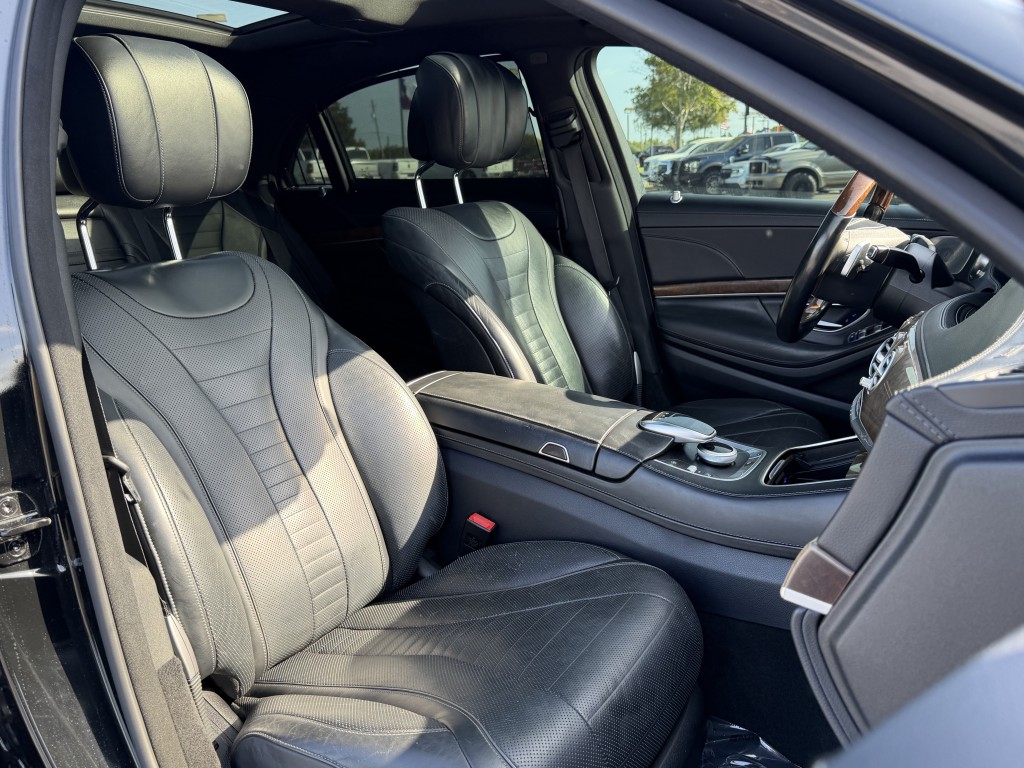 2016 Mercedes-Benz S-Class Image 32