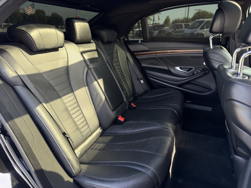 2016 Mercedes-Benz S-Class Image 34