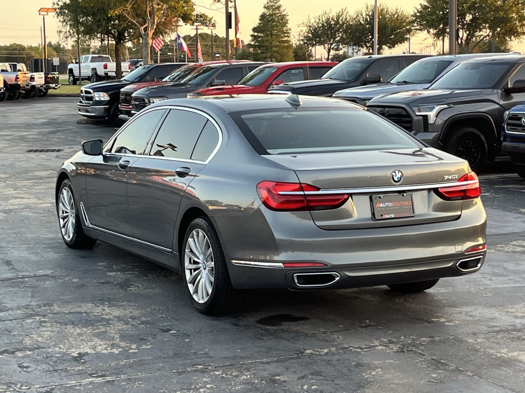 2017 BMW 7 Series Image 10