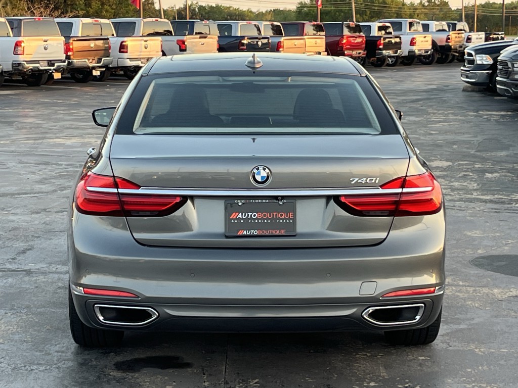 2017 BMW 7 Series Image 11