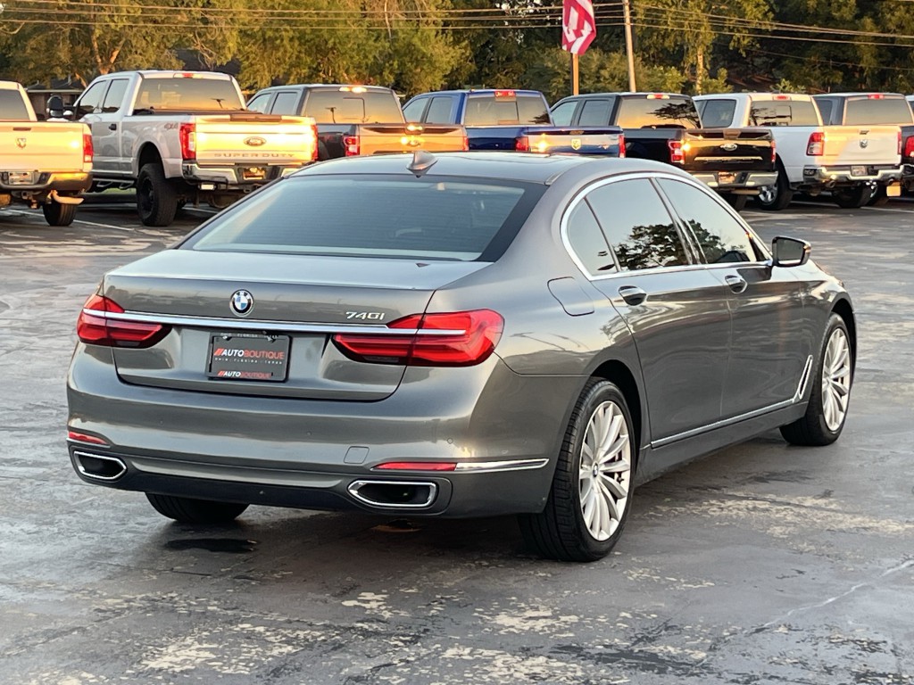 2017 BMW 7 Series Image 12