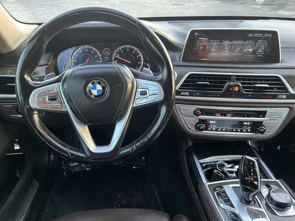 2017 BMW 7 Series Image 19