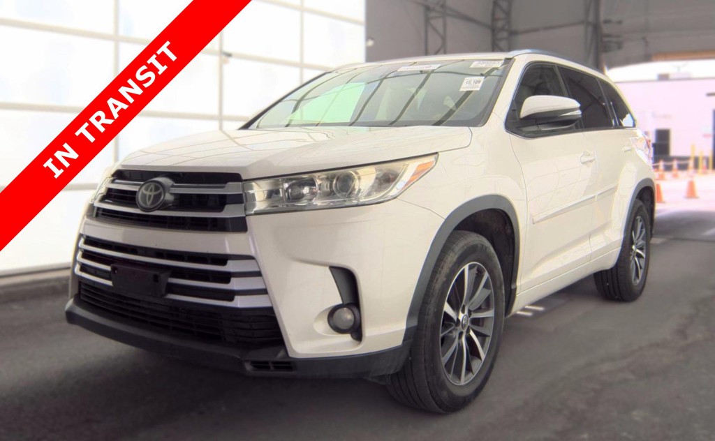 2017 Toyota Highlander Image 1