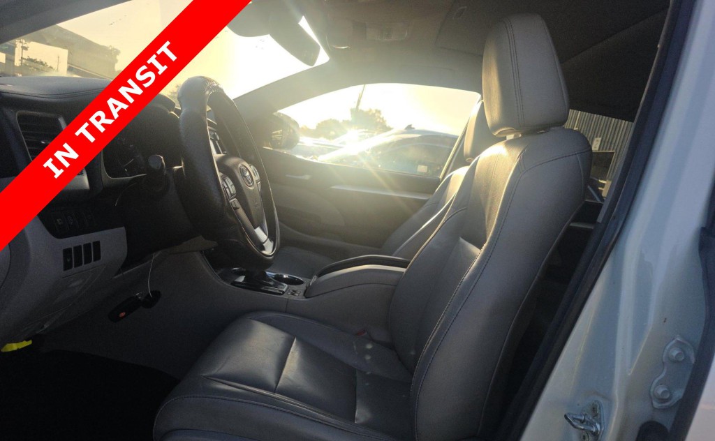 2017 Toyota Highlander Image 8