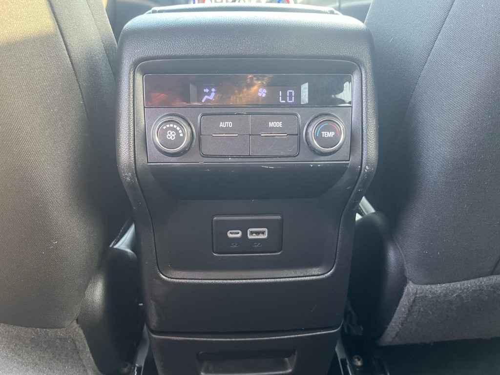 2021 GMC Acadia Image 27