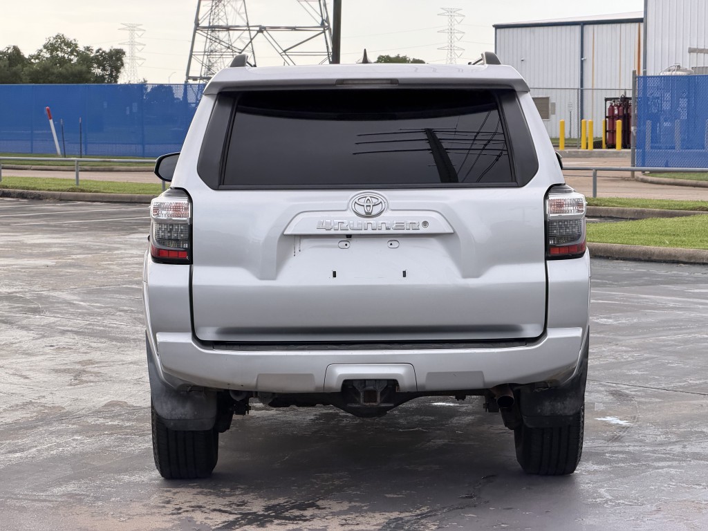 2020 Toyota 4Runner Image 8
