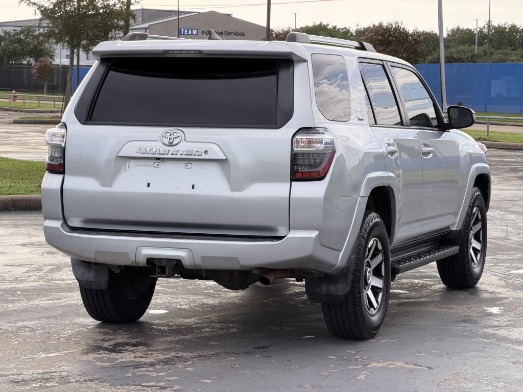 2020 Toyota 4Runner Image 10