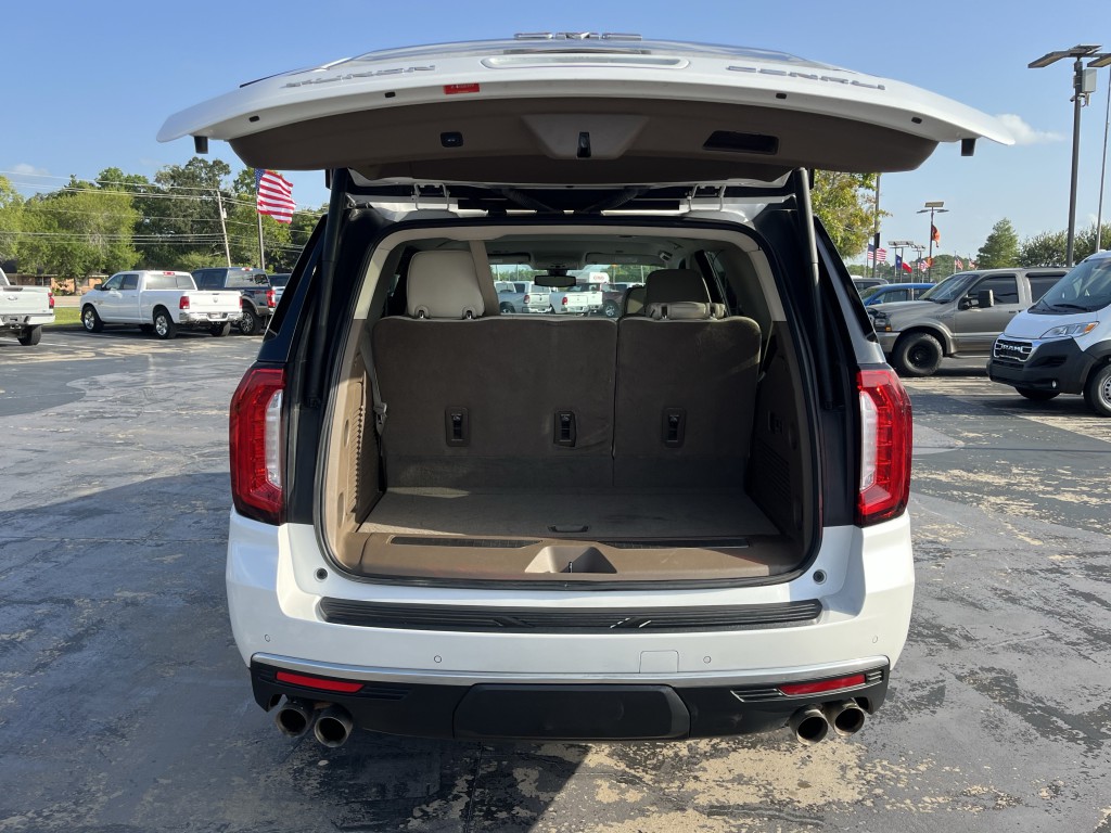 2022 GMC Yukon Image 12
