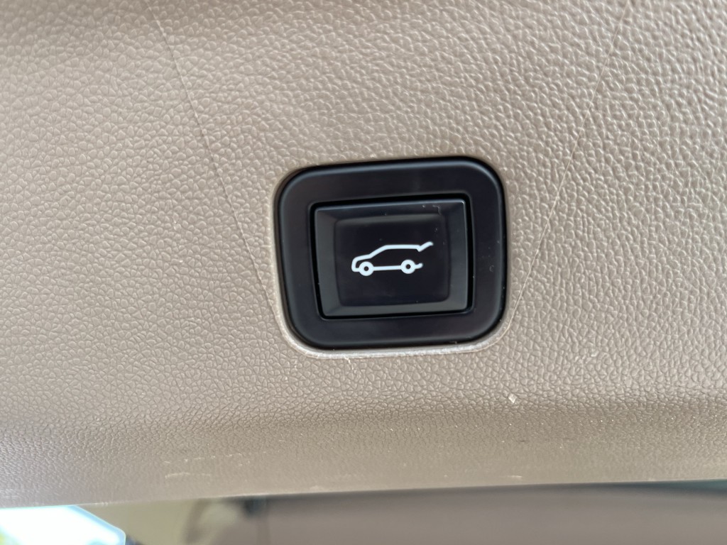 2022 GMC Yukon Image 14