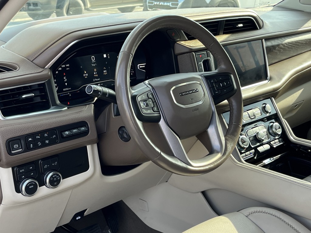 2022 GMC Yukon Image 16