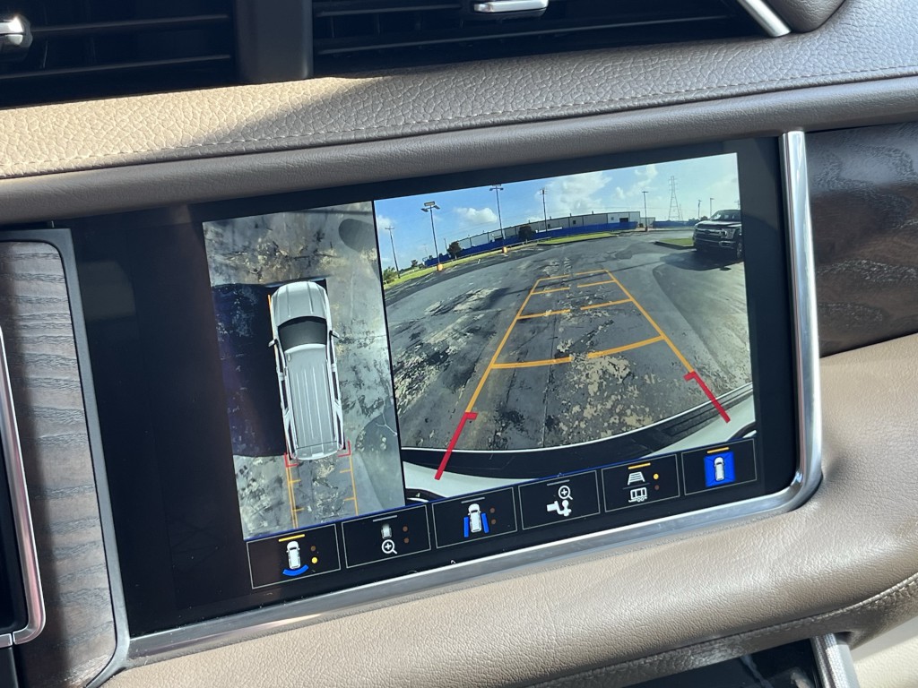 2022 GMC Yukon Image 25