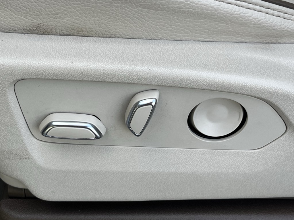 2022 GMC Yukon Image 29