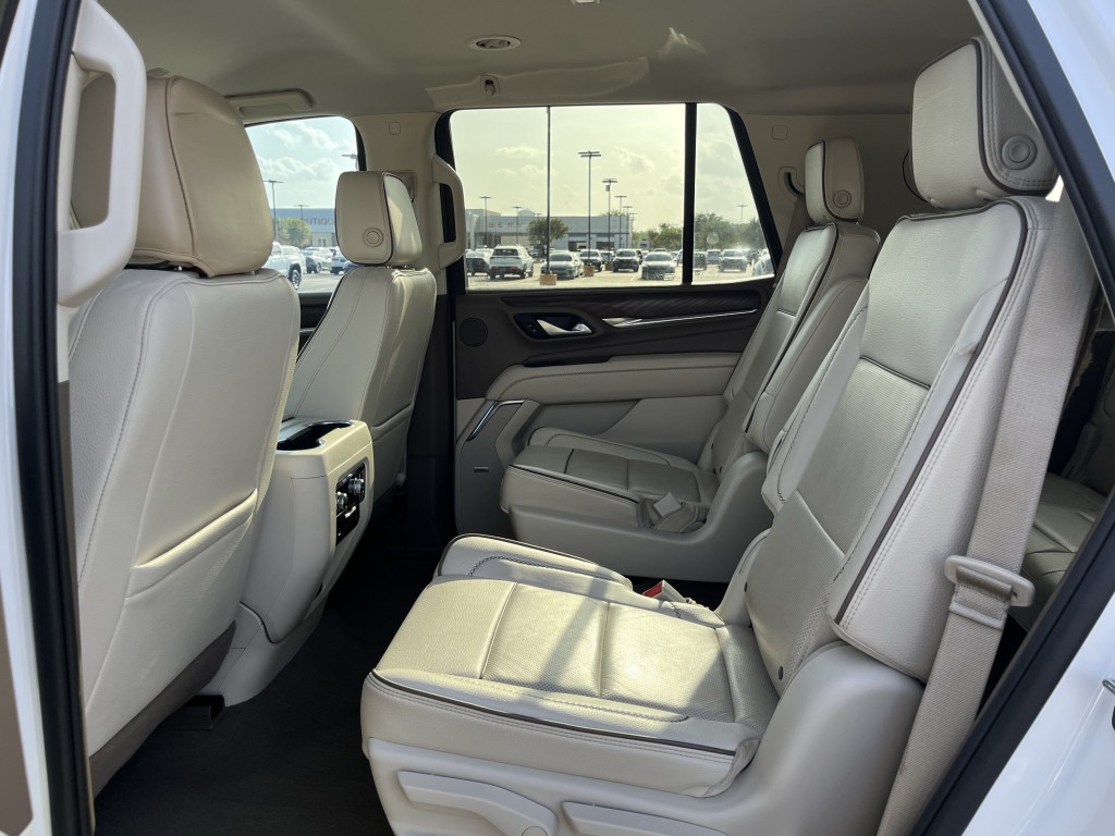 2022 GMC Yukon Image 33